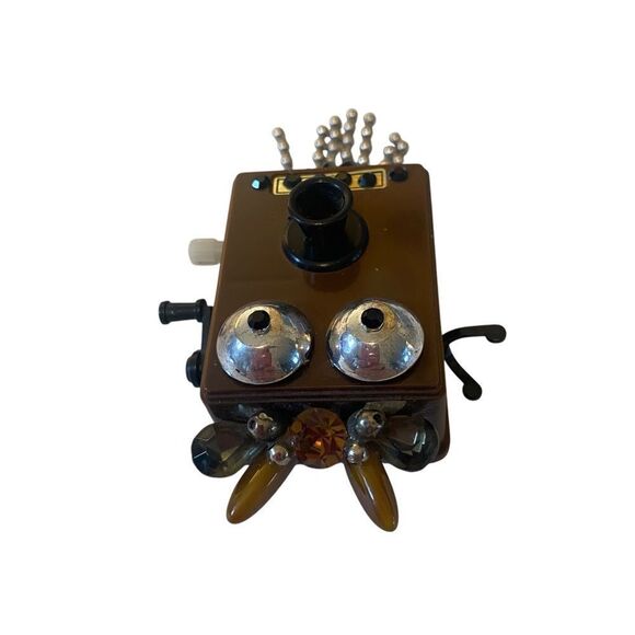 Amazing & Wholly Unique Vintage One of a Kind Telephone Robot Pin/Brooch. - Picture 2 of 6